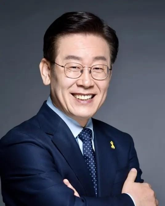 韩国总统候选人：等外星人来了再说台湾











---





