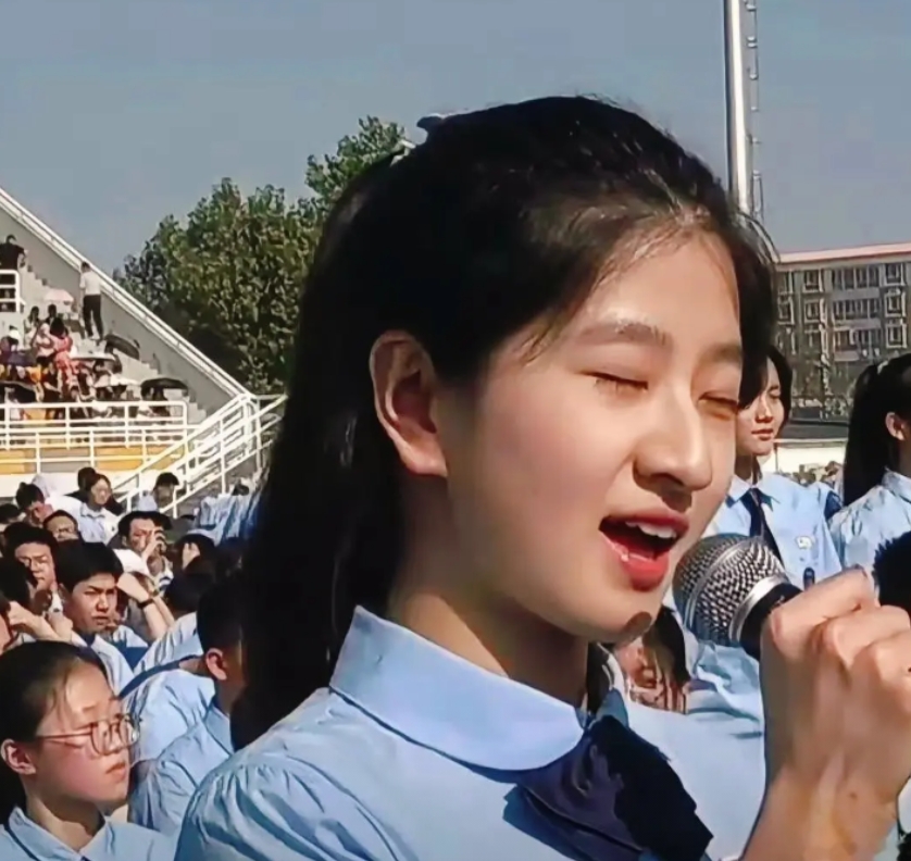 这个颜值最大的败笔就在她的鼻子上