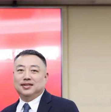 王励勤刚上任就开始采取行动，已经有两项重要举措。

第一件事：林高远退出欧洲俱乐