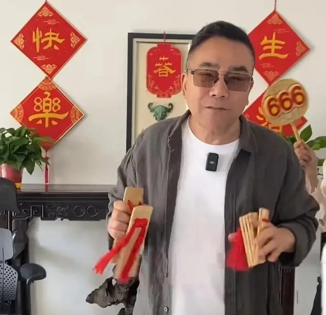 《郭德纲对杨议的处理干的不是人干的事儿》
       有报道说，郭德纲在南京说