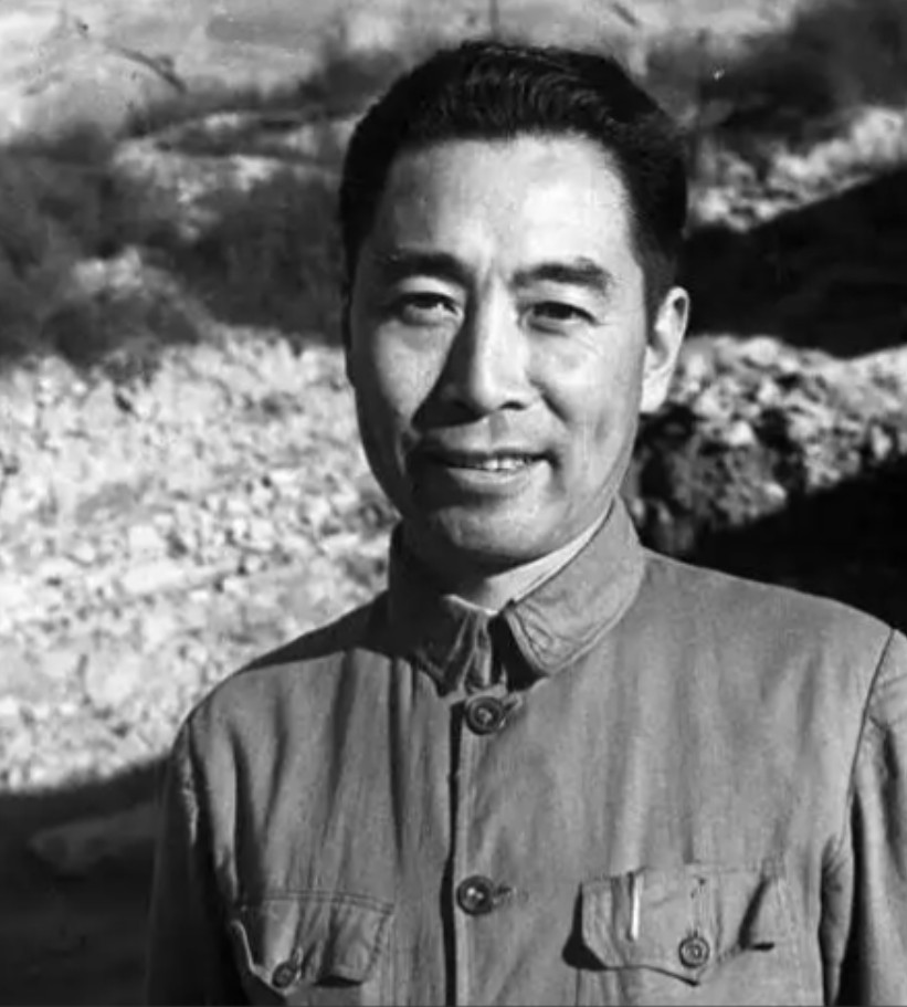 很多人说，周总理是全天候工作，根本没有上班、下班的概念，确实如此，我们来看看下面
