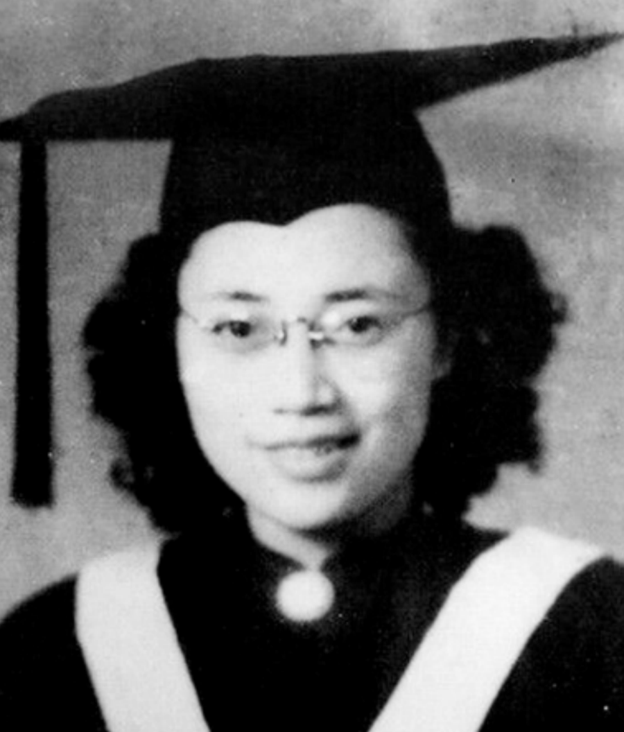 1950年，被折磨到体无完肤的萧明华，听闻敌人要枪自己。突然，抬头说:“我可以招