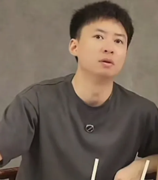 关于乒乓球的天赋，听听方博是怎么解读的。
方博说，发球也是一种天赋。大头、程靖淇