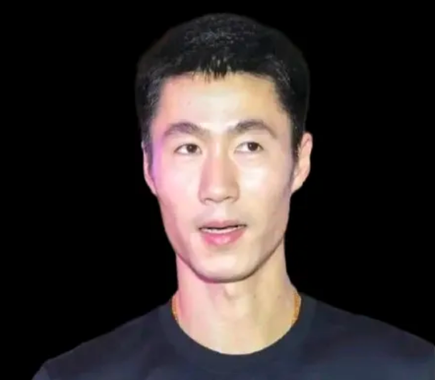 王励勤这回有意外收获了……
乒超联赛虽然是各俱乐部参加的赛事，
国乒各级管理者不