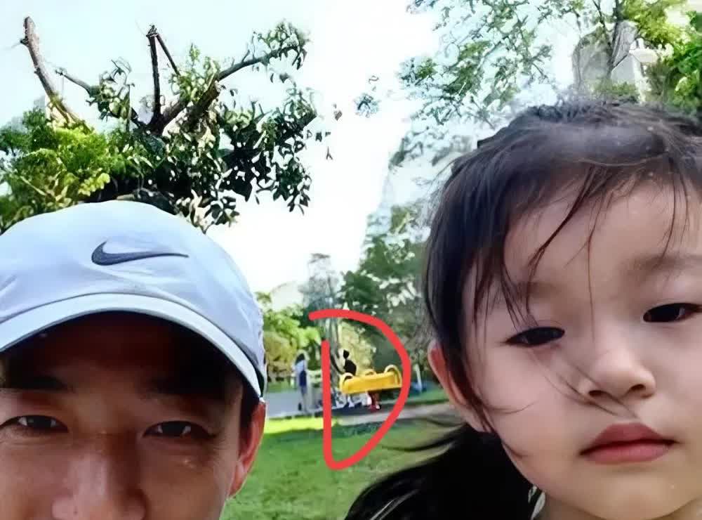 汪小菲与小杨阿姨 通电话，
汪希霖考了97分！

汪小菲和小杨阿姨通电话，
