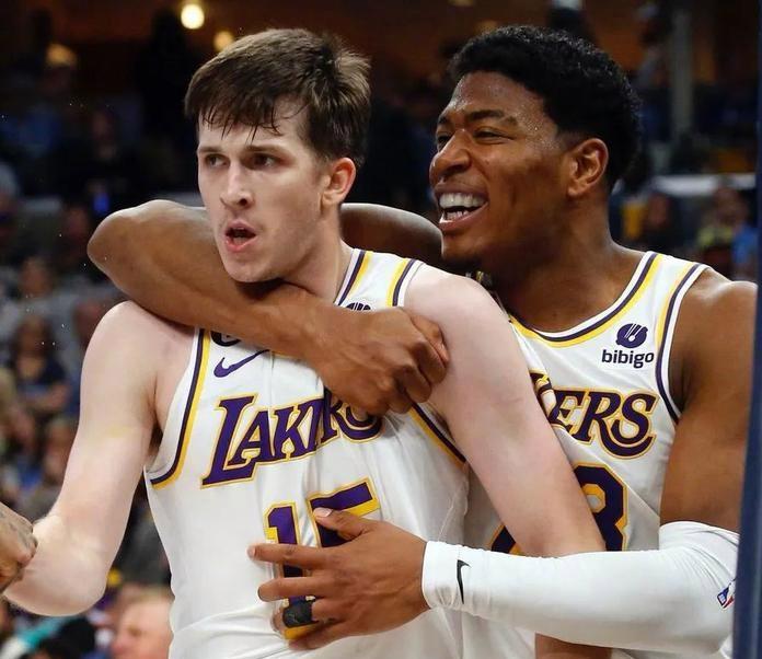 里夫斯加八村垒，能换到哪些适配东詹组合的中锋？

资深记者BillSimmons