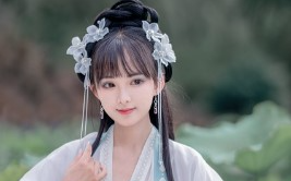 夫君许诺我回府时会带礼物，阔别一年后他带回来一名歌女，让我做小妾