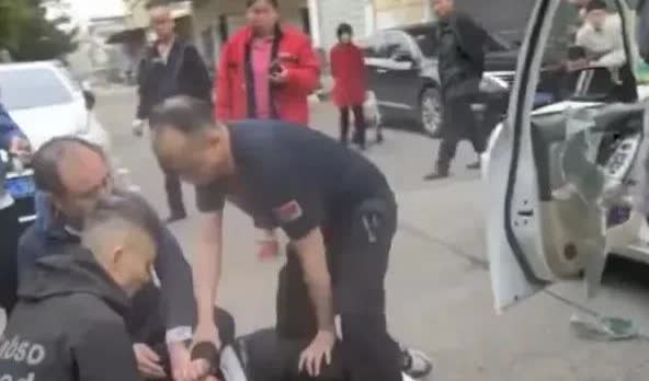 注意了，男人至死是少年，遇见美色很难抵住诱惑。这不湖南株洲就抓获了一个4人“仙人