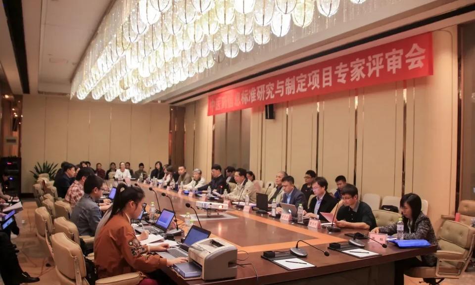 你在生活中用过最高端的心理知识有哪些？
记得一个重要项目评审会，一位脾气火爆的合