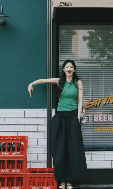 张俪，169cm，请你喝可乐。
