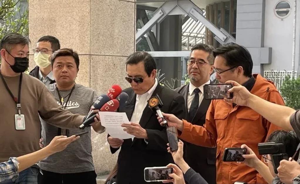 马英九赴移民署说明陆生团争议   台内政部门：依规处理

马英九基金会去年邀陆生