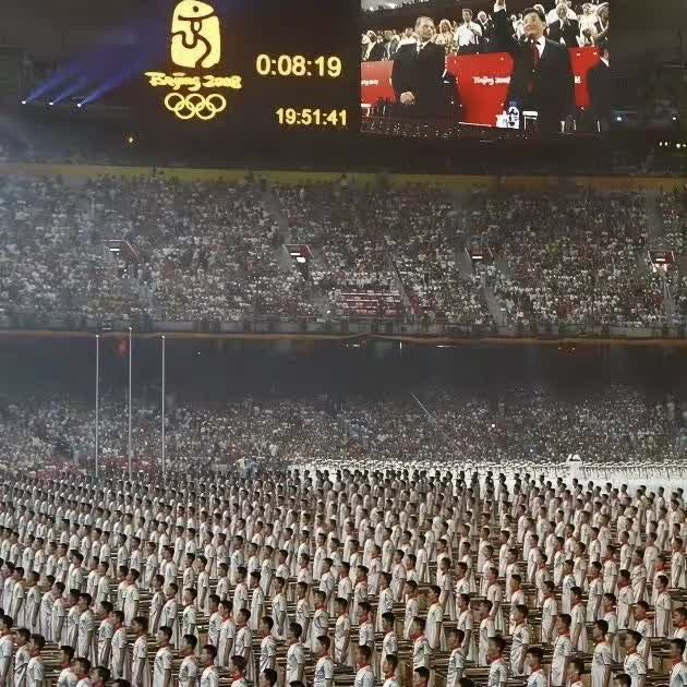 以前年轻不懂事，现在回头再看，才知道2008年北京奥运会开幕式的含金量有多高，绝