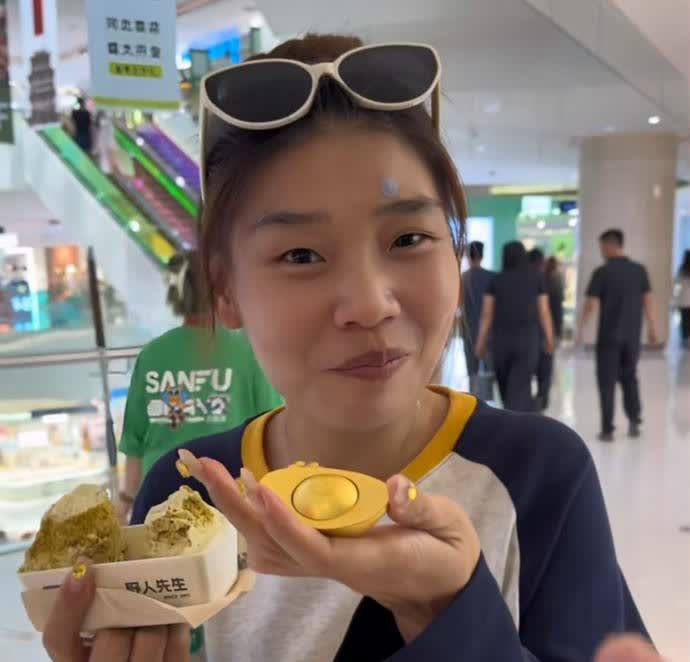 谢清帅一家子发视频也套好口供啊，这下穿帮了吧。

谢清帅才发视频，说妈妈抑郁