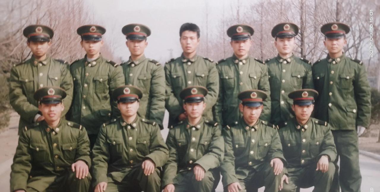 今天是第98个八一建军节（1927-2025)，突然很感慨，当兵退伍到今年已经2