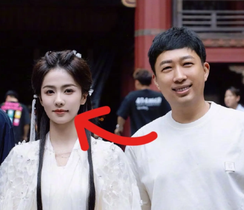 8月5日，于正说，白鹿最终选择原谅！
凌晨四点给白鹿打电话的人，查到了！
一个1