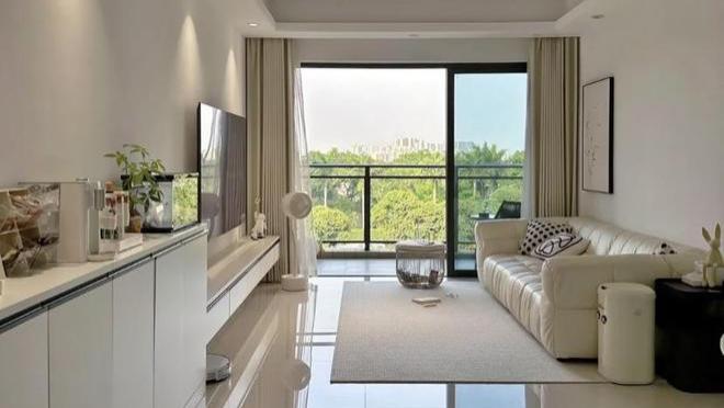 广东夫妻拒绝“过度装修”，把96㎡小家装得堪称教科书，太高级了