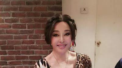 刘晓庆被小男友勒索风波：当姐弟恋沦为舆论绞刑架，我们该审判谁