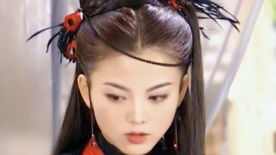 被群嘲 “胖成球” 的李湘：年轻时靠颜值封神，成富婆全凭这颗脑子