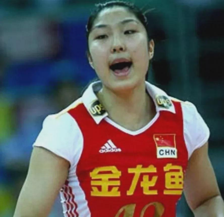 调整调整
天津青年女子排球队，
领队及助理教练，
由王茜变更为殷娜，
可见天津女
