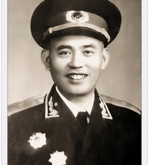 1929 年，国民党军中一个排长竟然带着 “重礼” 千里投奔红军，在半年的考验后