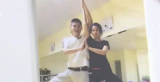 [胡瓜]湖南一女子与丈夫两地分居，期间女子探望丈夫两天，8个月女子诞下一子，丈夫