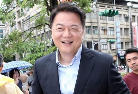 这个台湾人公开盛赞大陆的社会制度是全世界最好的
台湾原台北县长、现旺旺集团副董事