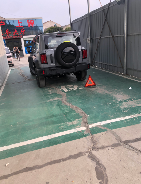 24款坦克300使用感受
油耗可以接受，高速11左右，市区13左右，开了3000