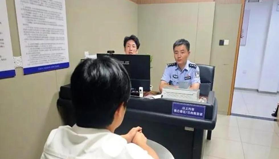 在时代少年团演唱会期间，警方对黄牛的打击力度非常大。以2025年8月20日至24
