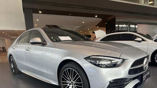 2022款奔驰C260L，预算20万出头的运动之选