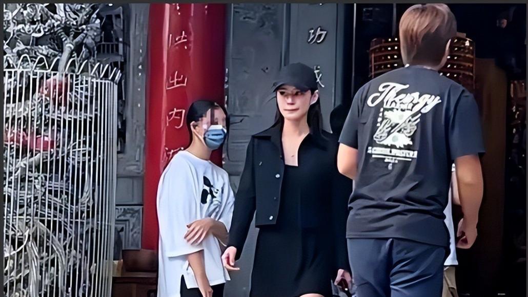 三月第一天，暖阳高照，这画面，你猜怎么着？