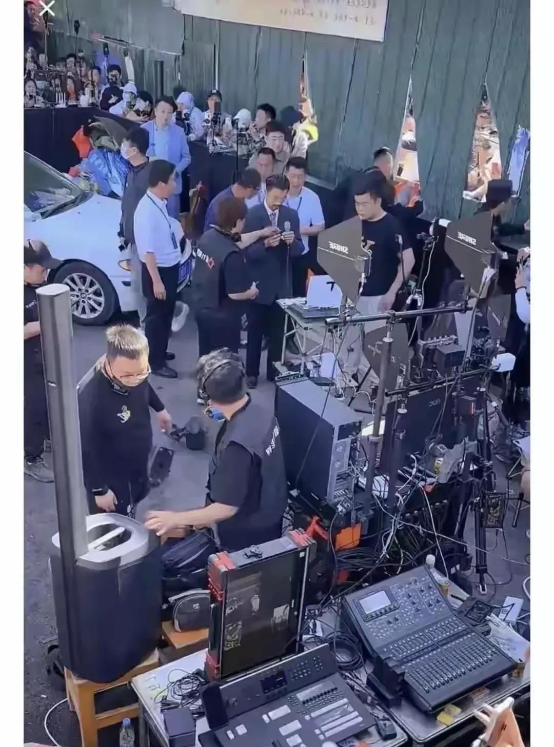 一知名网红的唱歌设备，原来好听的声音也需要好的设备。