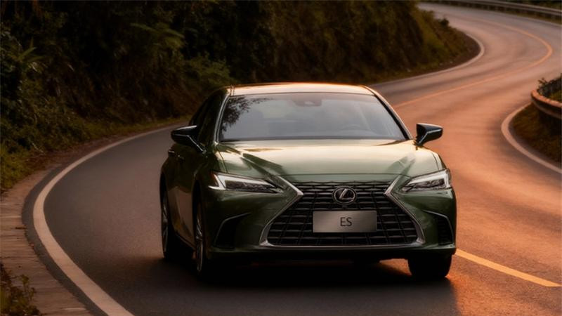 二线豪华销量差异大，雷克萨斯为何没被“斩杀”？