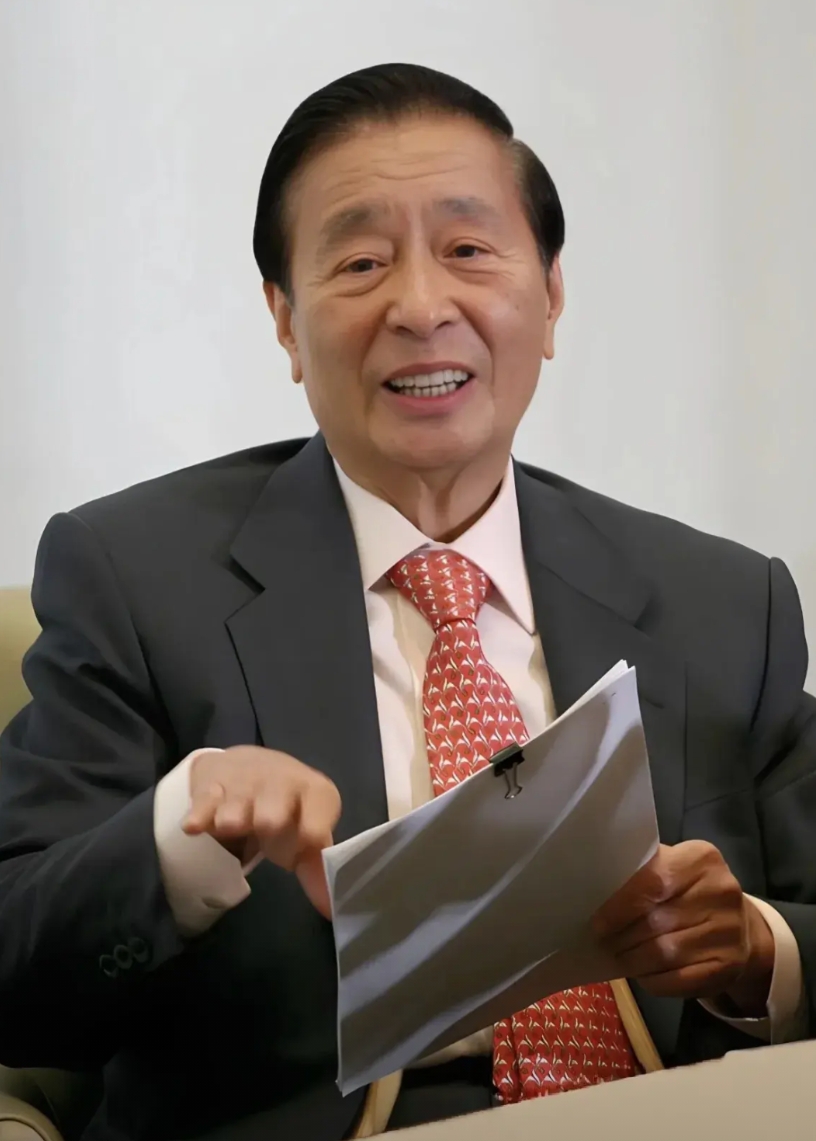 李兆基去世，为什么好评如潮！主要有如下 3 个原因。

1、在自己的家乡大良建立