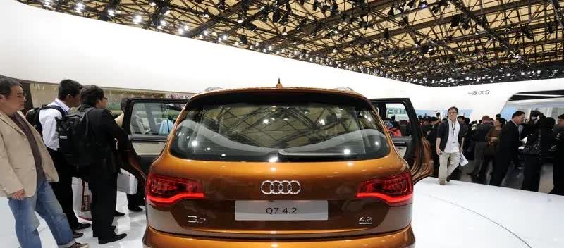 行驶证写着2012年q7
2012年过户q7大概价值8w
但评估时候是202