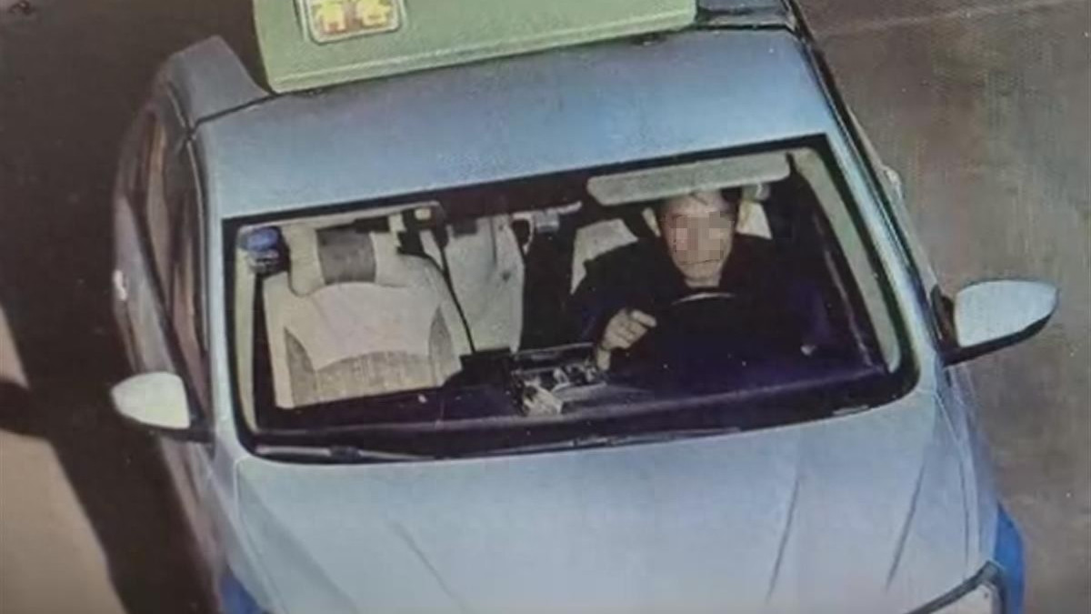 逝去的父亲，烧焦的车，和一个未解的谜：云南昌宁出租车司机遇害案，谁来给孩子一个交代？