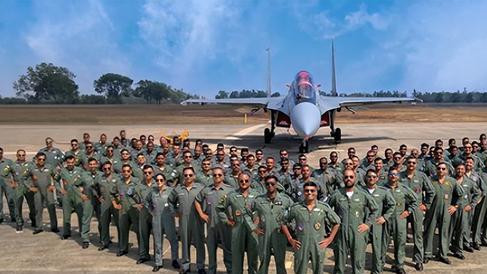 攻不了也守不住，中国空军在西藏上空，曾被印度空军欺负了40年！