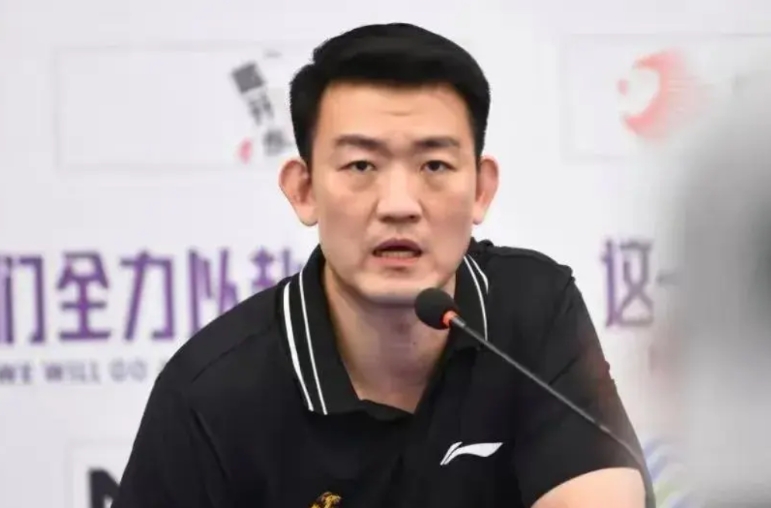 王博，错过了今年夺冠的好时机你可能终身无冠乃至广厦也要换帅了的……
北京队少了前
