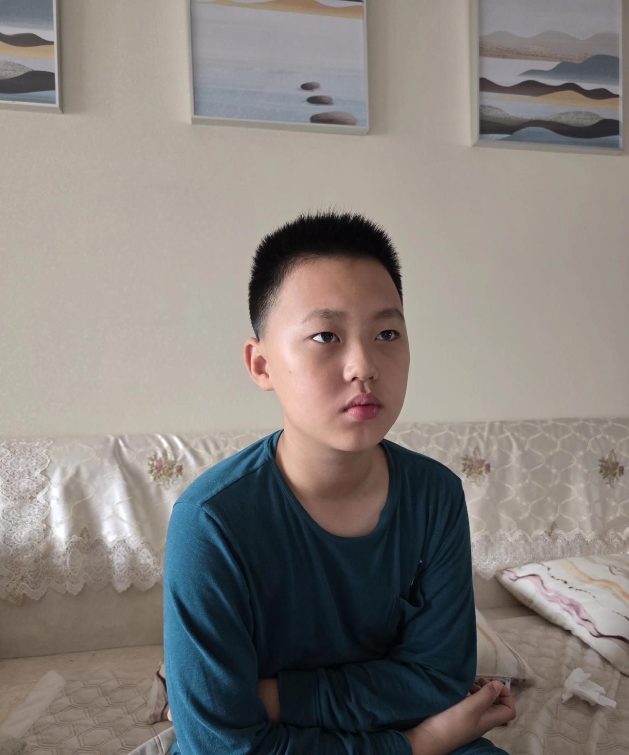 10月4日上午，济南的天气不好……
昨晚喝了浓茶，再加昨晚女儿带我们看了历史题材