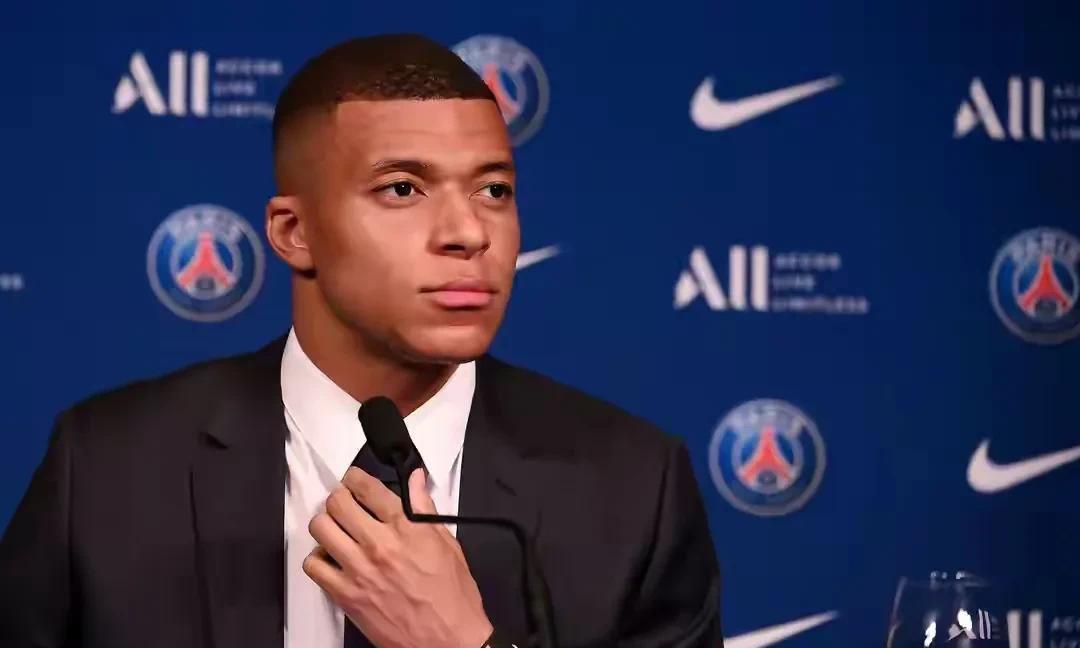 不看不清楚，一看吓一跳！！
姆巴佩——13次最佳射手；
姆巴佩——7次法甲冠军；