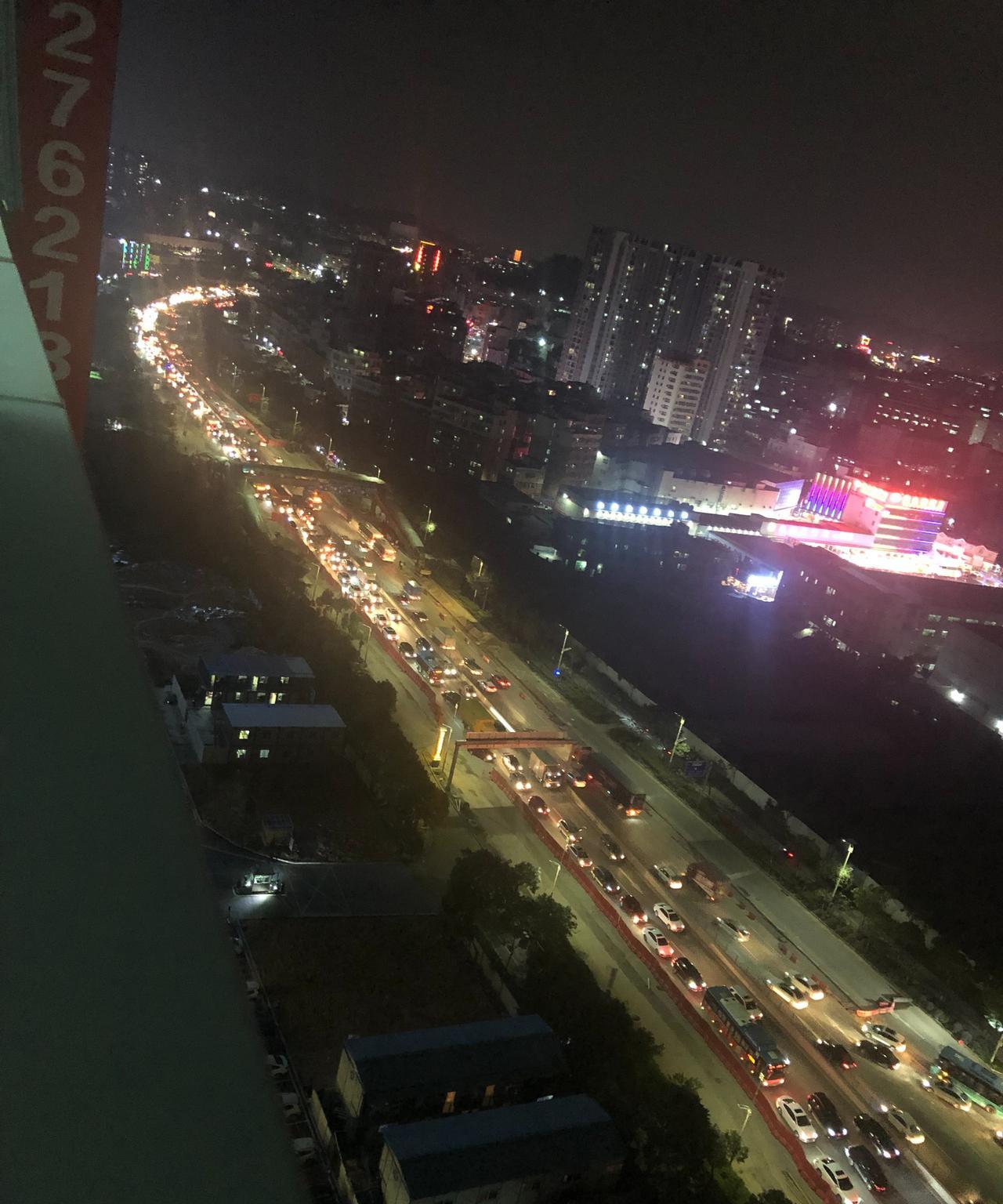 虽然我勤于更文，但并没文采，只是一些记录生活的流水账，所以看客寥寥，自然收益羞人