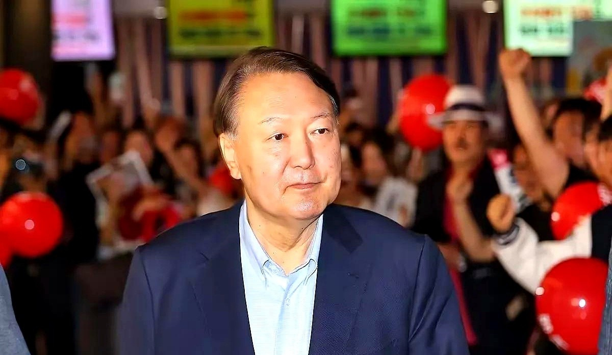 尹锡悦两头忙家事闹心











尹锡悦最近露面，一脸疲惫，官司缠身已