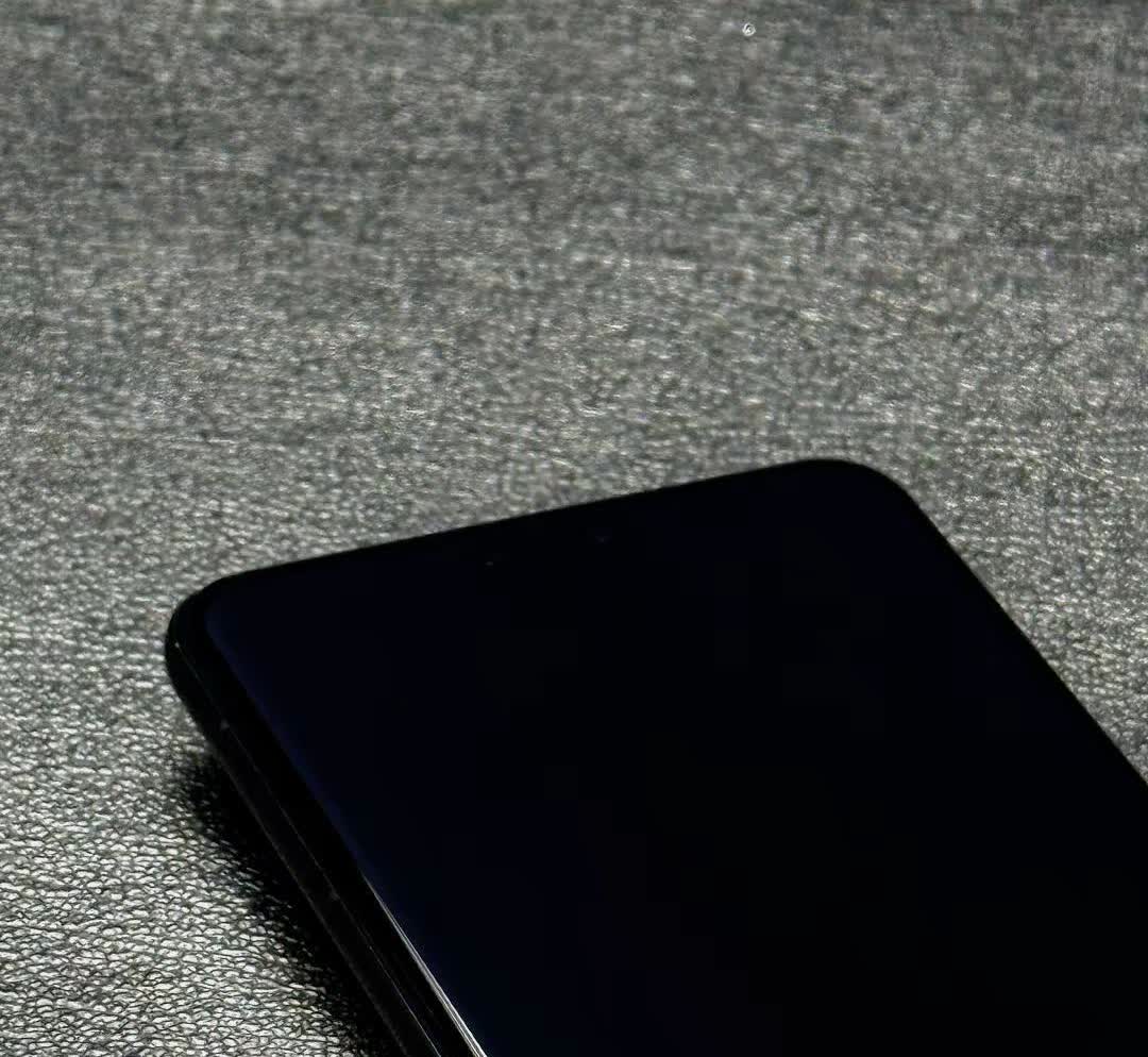 目前为止，首批华为Mate70 Pro成为了最“冤种”用户