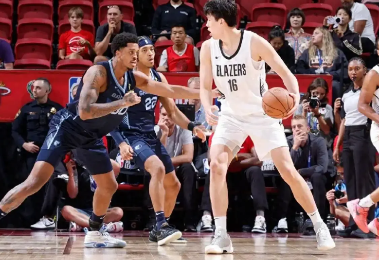 夏联背靠背。杨瀚森得分再上双！

NBA夏季联赛迎来开拓者与灰熊的对决，最终开拓