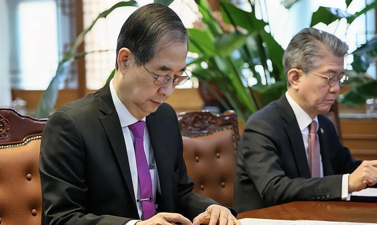 韩国紧急开会
4月3日，韩国方面召开紧急会议，全力应对美国关税新政，试图破解方法