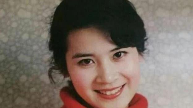她是一位国家一级演员，享受正军级待遇，33岁时离婚至今仍然单身