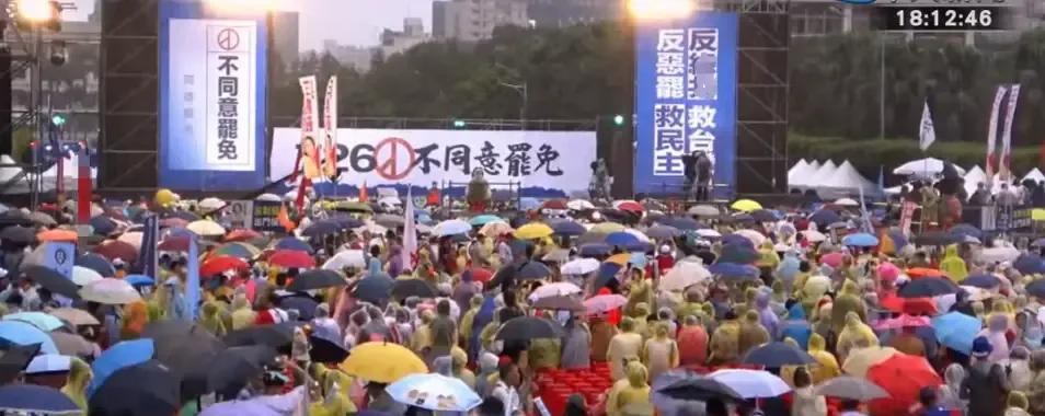 726反罢免大胜利之“六最”
最得意的人：朱立伦，政治生命得以延续，卢秀燕本身就