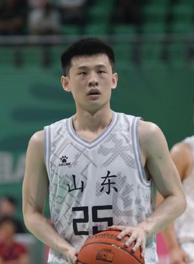 王岚嵚和高诗岩互换怎么样？全运会上高诗岩回到辽宁队表现出色，在后卫线上防守强硬。