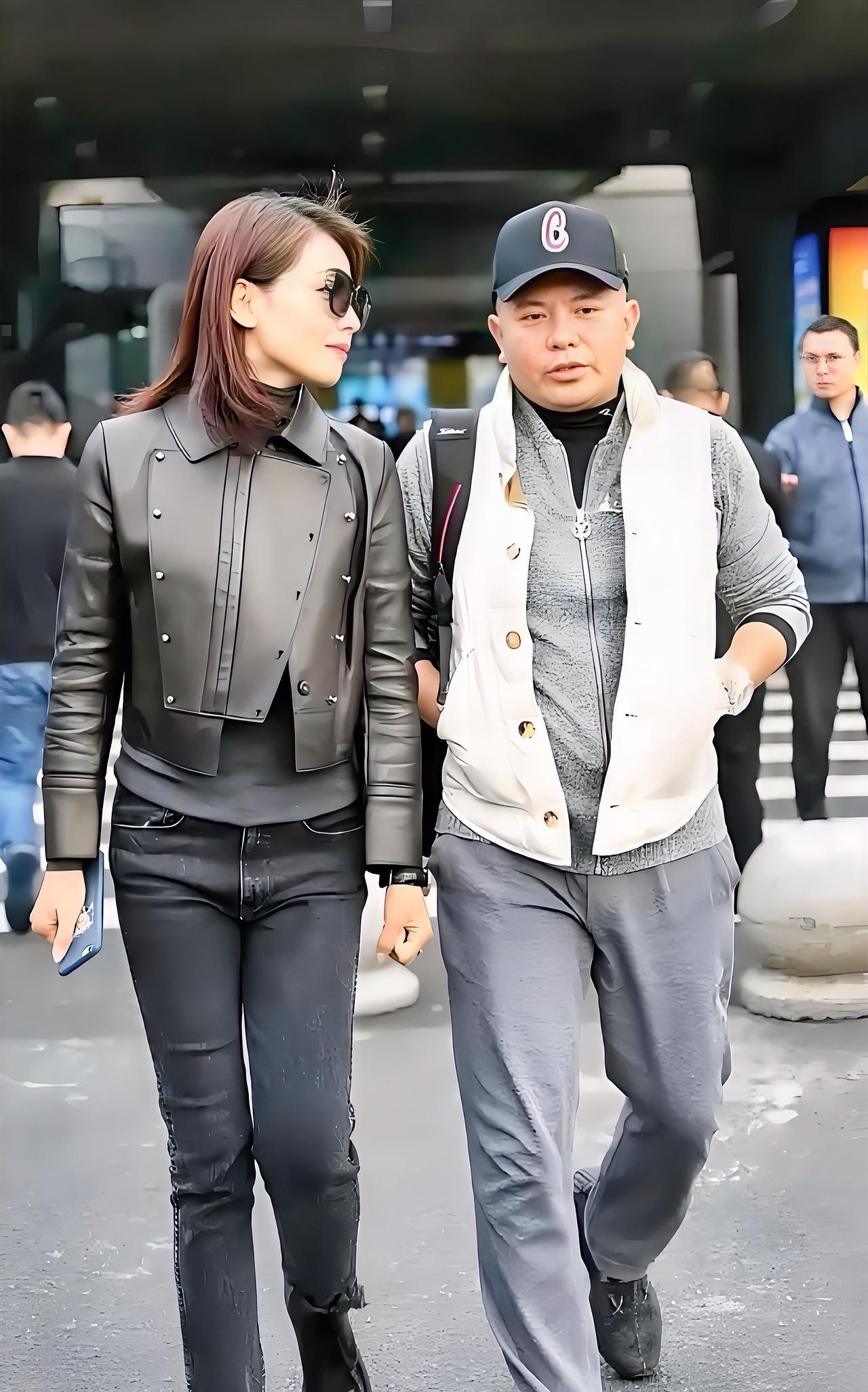 找老婆能找到刘涛这样的贤妻，王珂这是打着灯笼找对了人。
当初，刘涛嫁入豪门，没成