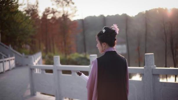 婚外情新鲜感之后的苦果：情人关系的现实考验