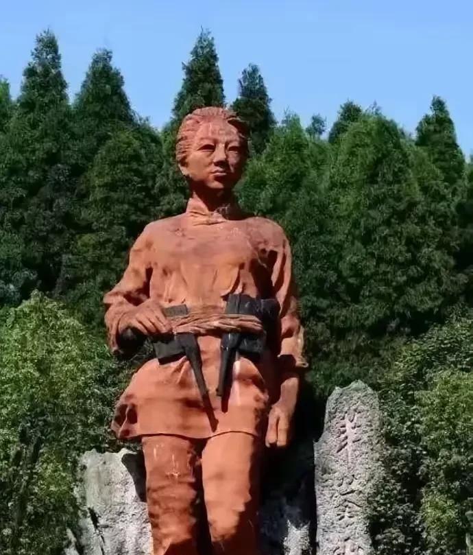渣滓洞监狱中，特务给女共产党员邓惠中上老虎凳时，无意中碰了一下她的脚底板，邓惠中